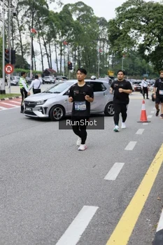 Runner Photo 4305343