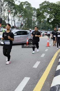 Runner Photo 4305345