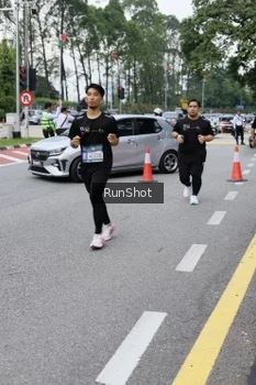 Runner Photo 4305347