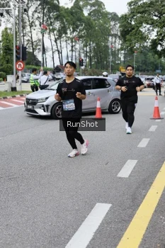 Runner Photo 4305350