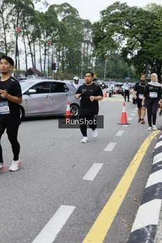 Runner Photo 4305354