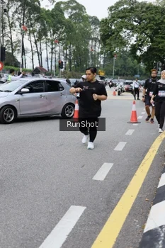 Runner Photo 4305355