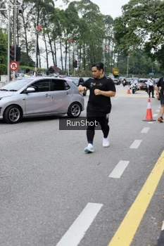 Runner Photo 4305356