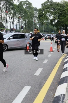 Runner Photo 4305357