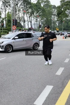 Runner Photo 4305359