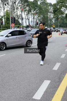 Runner Photo 4305365