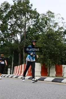 Runner Photo 4305368
