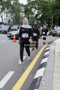Runner Photo 4305374