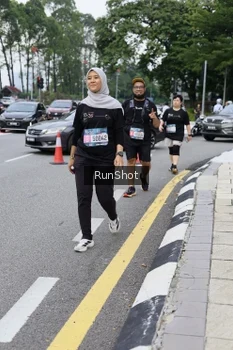 Runner Photo 4305378
