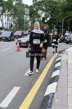 Runner Photo 4305379
