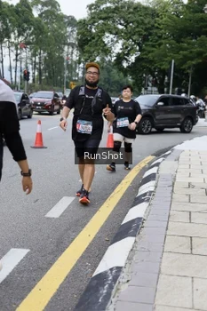 Runner Photo 4305391