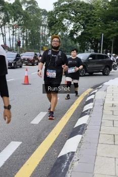 Runner Photo 4305397