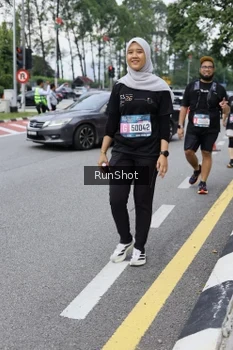 Runner Photo 4305399