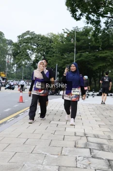 Runner Photo 4305411