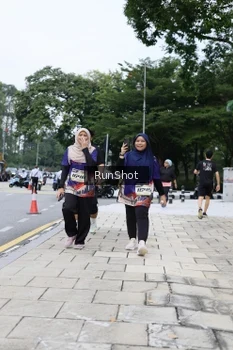 Runner Photo 4305415