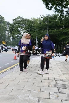 Runner Photo 4305417