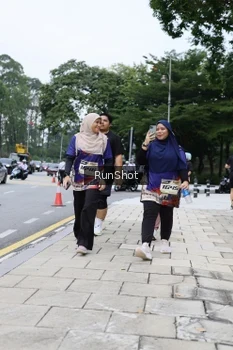 Runner Photo 4305426
