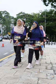 Runner Photo 4305437