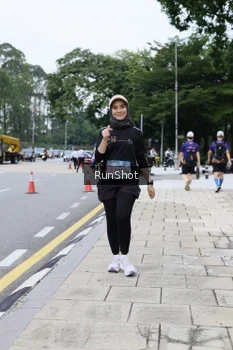 Runner Photo 4305443