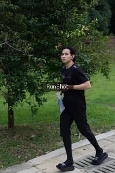 Runner Photo 4305451