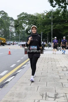 Runner Photo 4305454