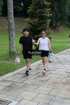 Runner Photo 4305456