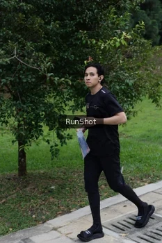 Runner Photo 4305458