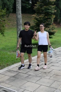 Runner Photo 4305463