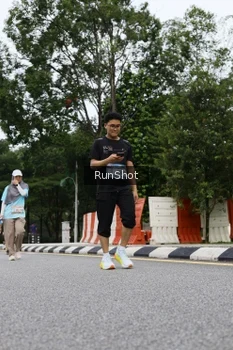 Runner Photo 4305473