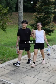 Runner Photo 4305475