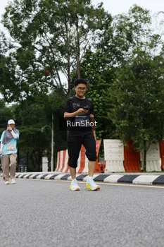 Runner Photo 4305482