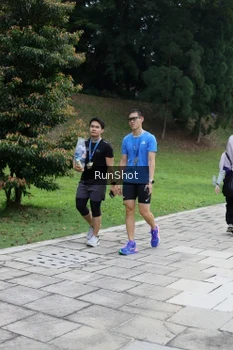 Runner Photo 4305503