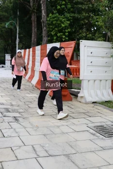 Runner Photo 4305513
