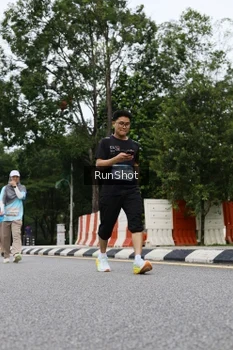 Runner Photo 4305515
