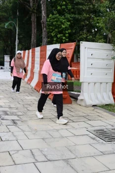 Runner Photo 4305523