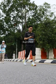 Runner Photo 4305538