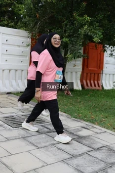 Runner Photo 4305544
