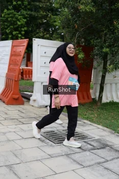Runner Photo 4305545
