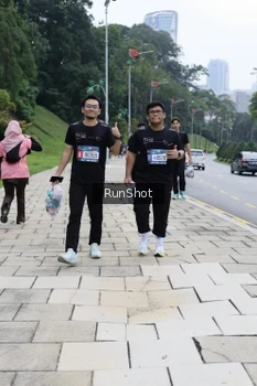 Runner Photo 4305591