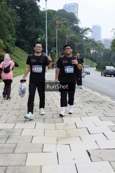 Runner Photo 4305597