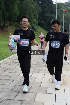 Runner Photo 4305603