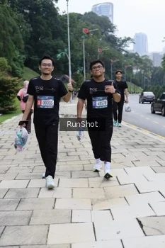 Runner Photo 4305605