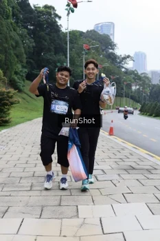 Runner Photo 4305616