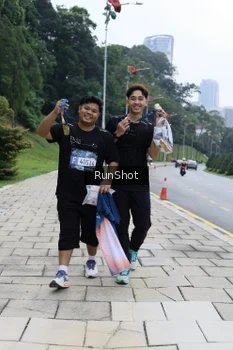 Runner Photo 4305618