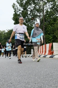 Runner Photo 4305619