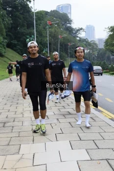Runner Photo 4305635