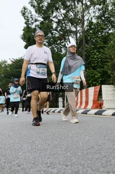 Runner Photo 4305636