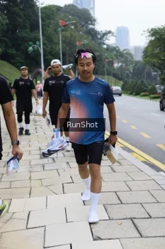 Runner Photo 4305653