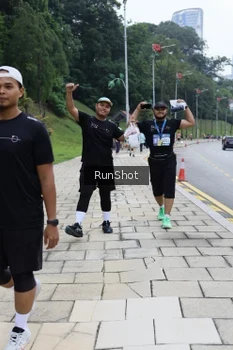 Runner Photo 4305654