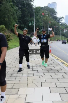 Runner Photo 4305663